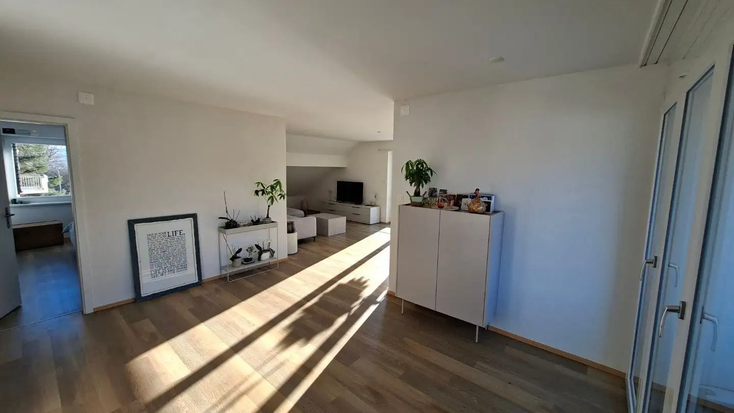 Dachgeschosswohnung mieten - Neuhus, 8127 Forch - Foto 2