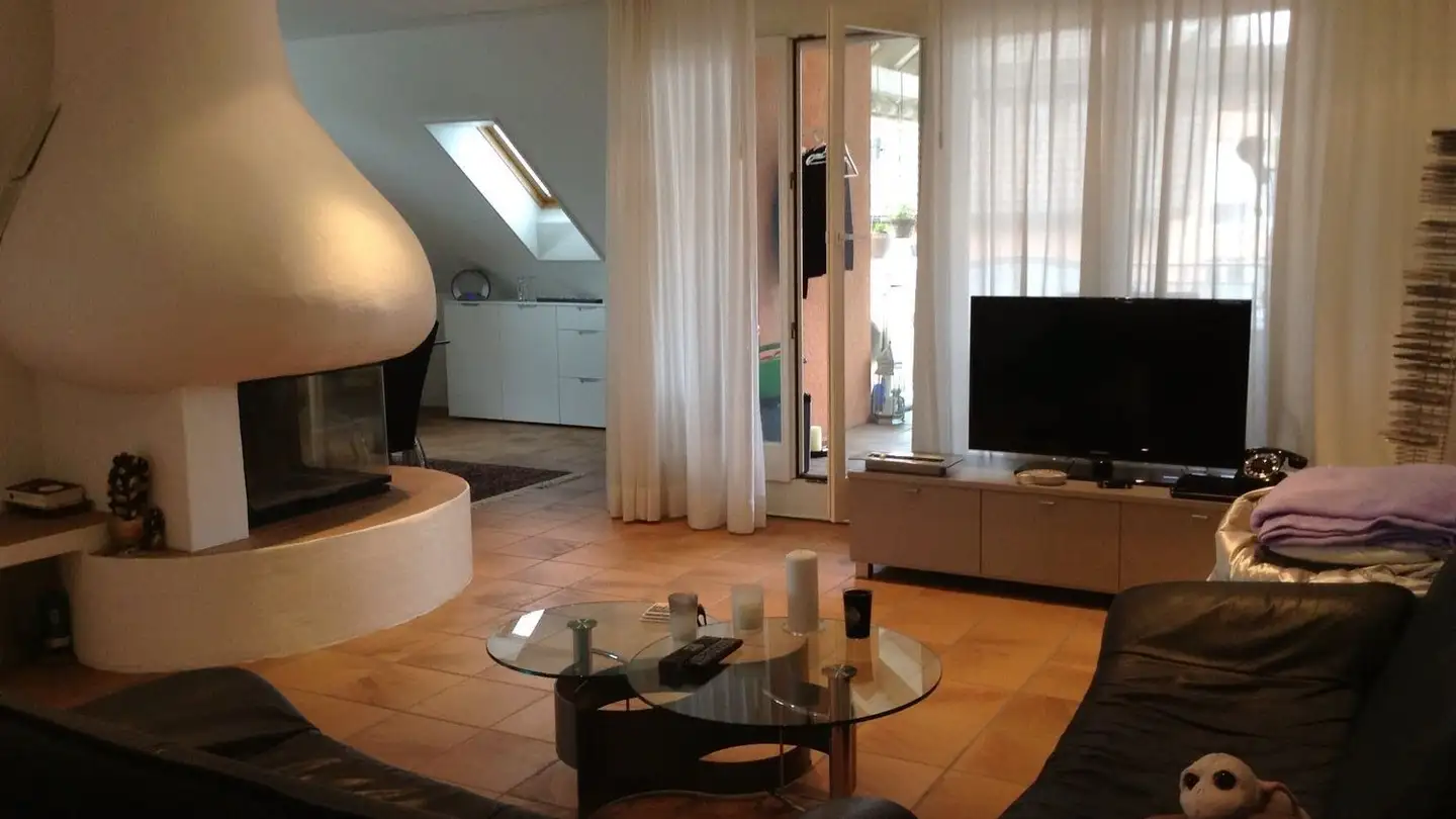 Attique à louer - Guschweg 6, 8618 Oetwil am See