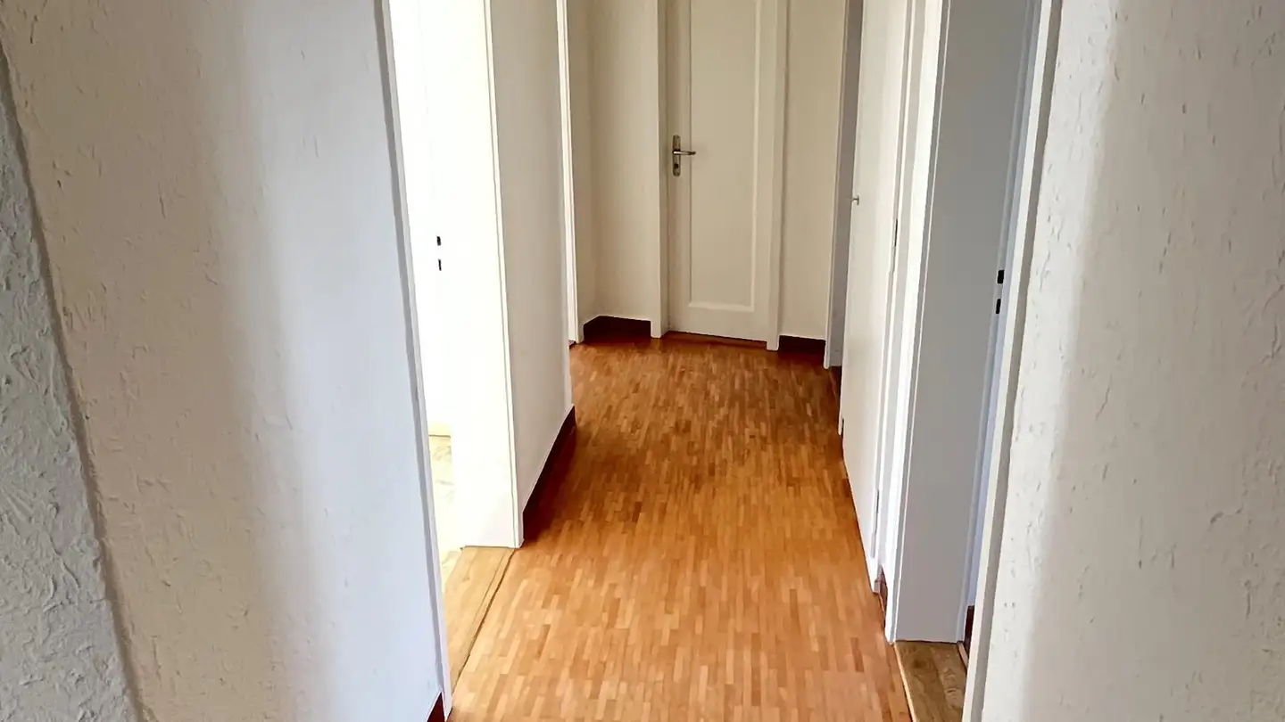 Gewerbe mieten - Rue De Morat / Murtenstrasse 18, 2502 Biel/Bienne - Foto 2