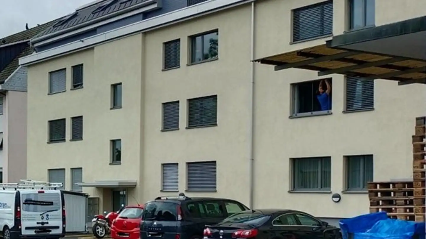 Place de parking extérieure à louer - Schöneggstrasse 49, 8953 Dietikon - Photo 2