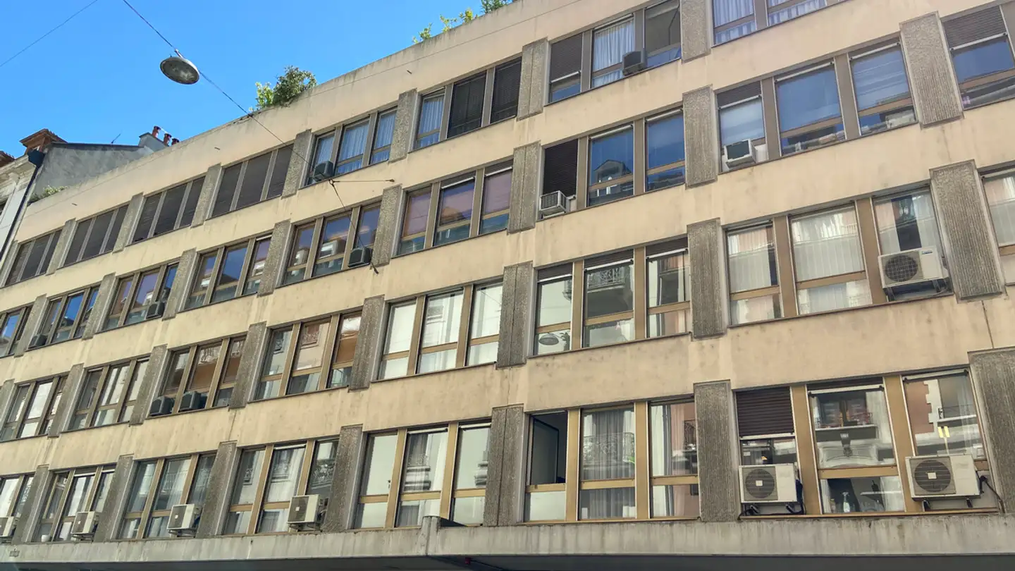 Outdoor parking space for rent - Rue Muzy 8, 1207 Genève