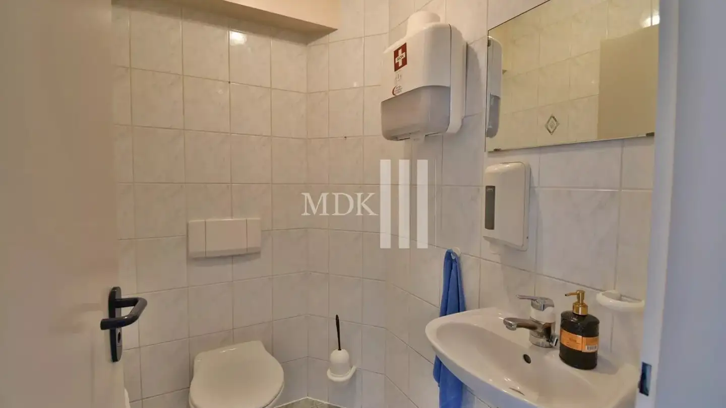 Shop for rent - Rue Du Château-Vieux, 1870 Monthey - Photo 4