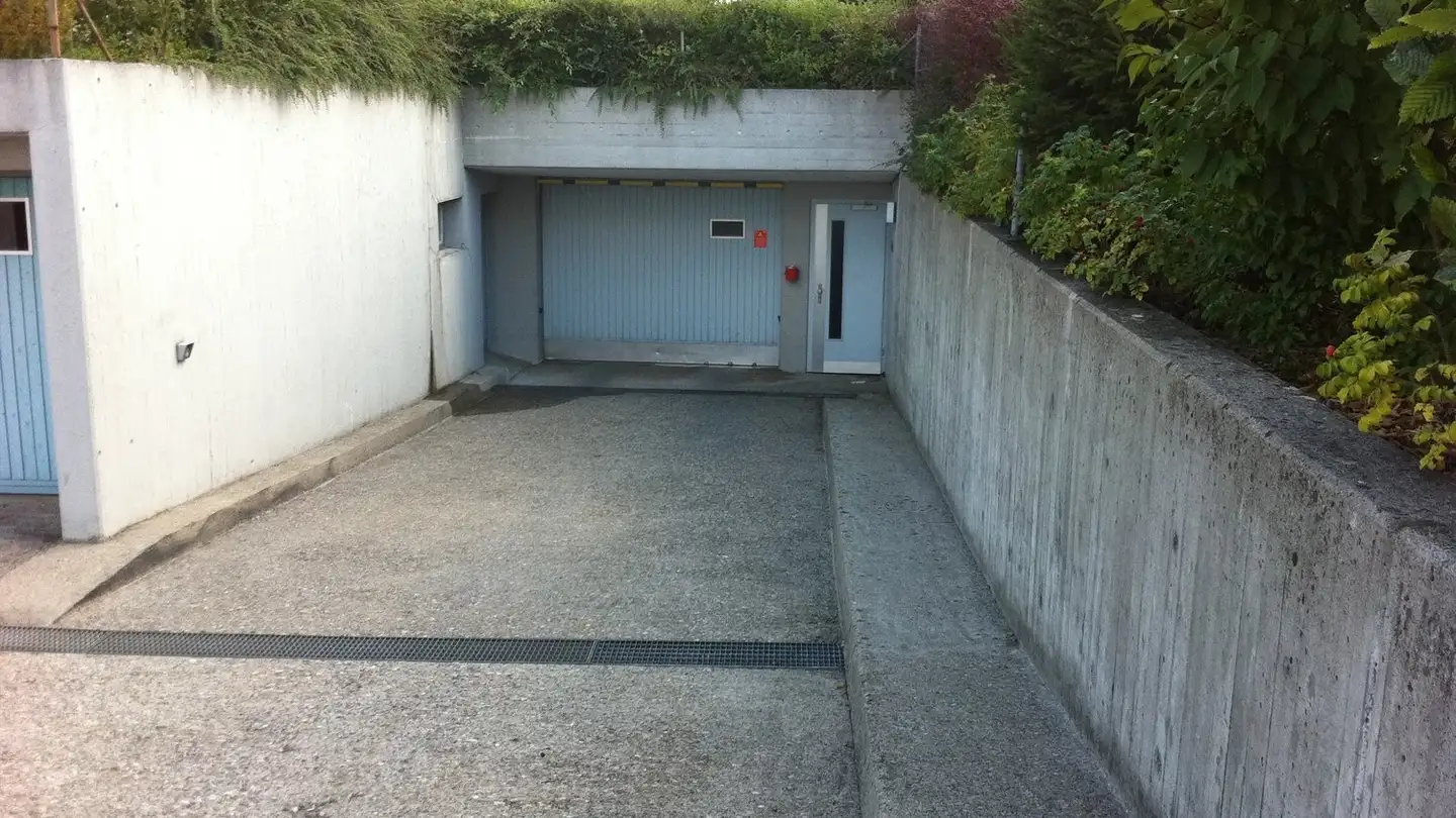 Outdoor parking space for rent - Mönchmattweg 2, 5036 Oberentfelden - Photo 3