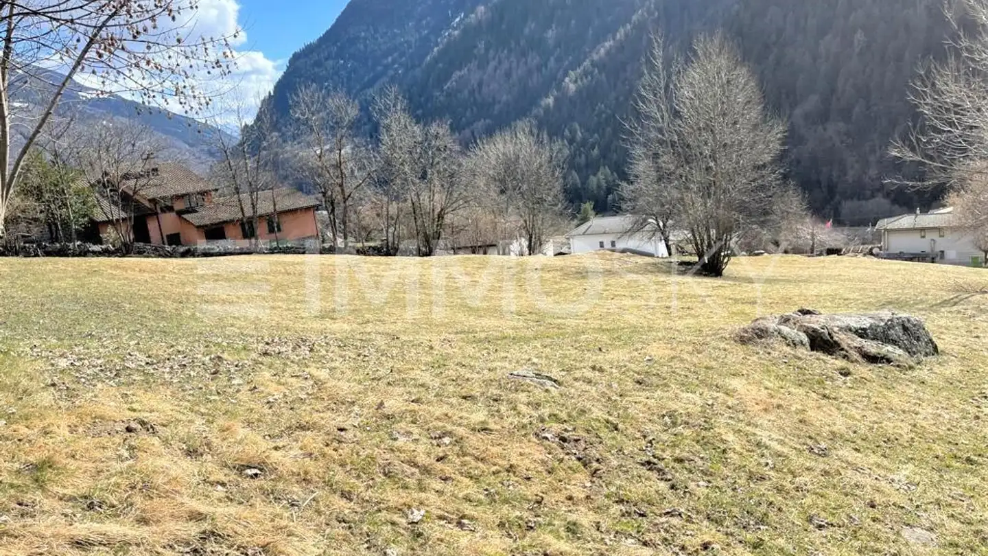 Constructible plot for sale - 6760 Faido