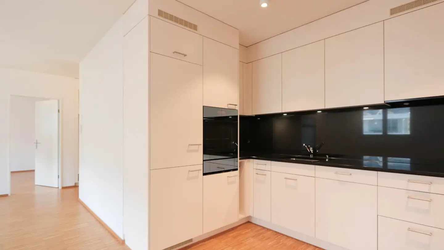 Apartment for rent - 8753 Mollis - Photo 2