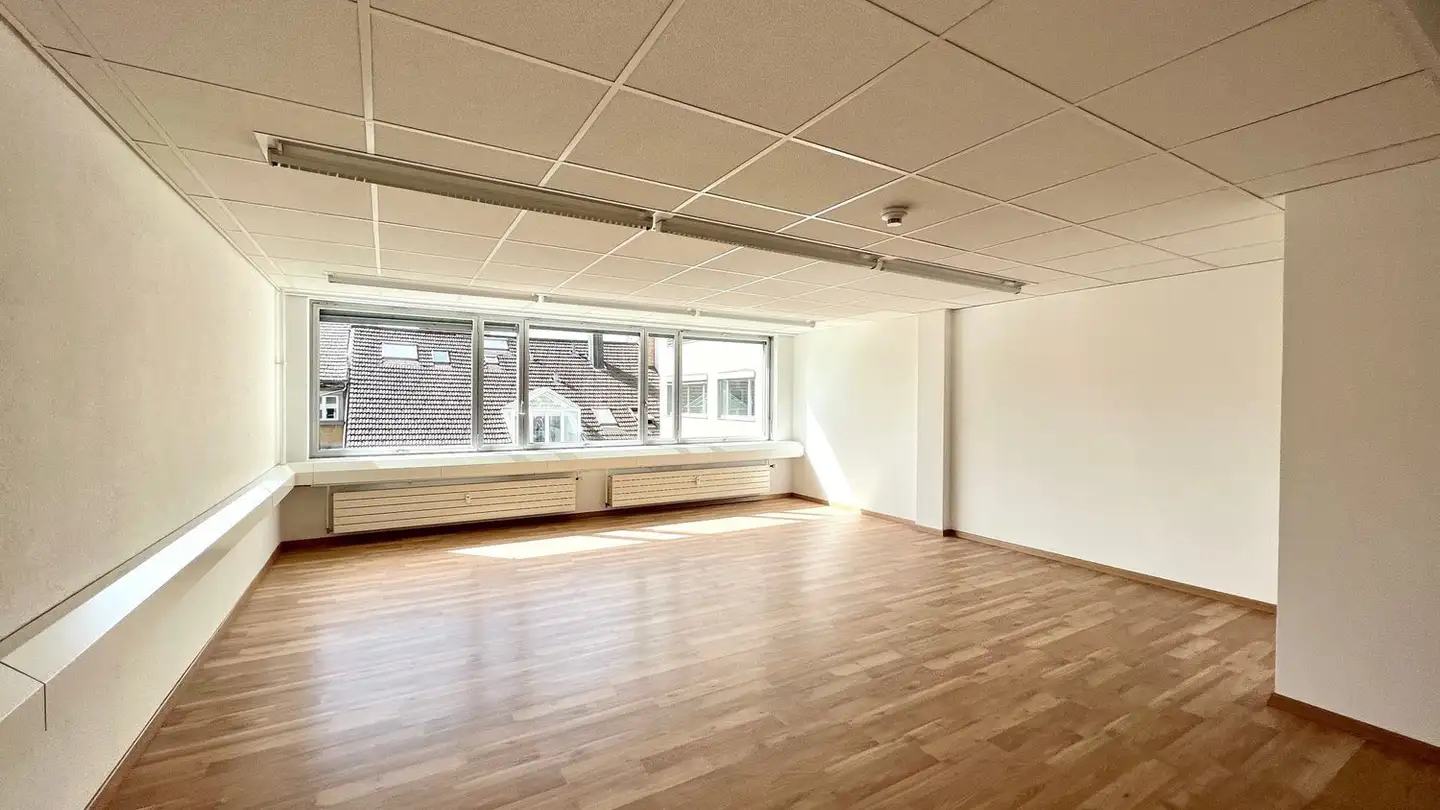 Bureau à louer - Rue Du Manège / Reitschulstrasse 5, 2502 Biel/Bienne - Photo 2