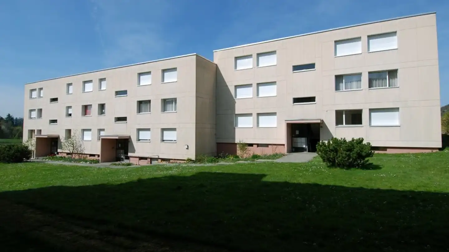 Überdachter Motorradparkplatz mieten - Breitfeldstrasse 3, 3075 Rüfenacht BE - Foto 3