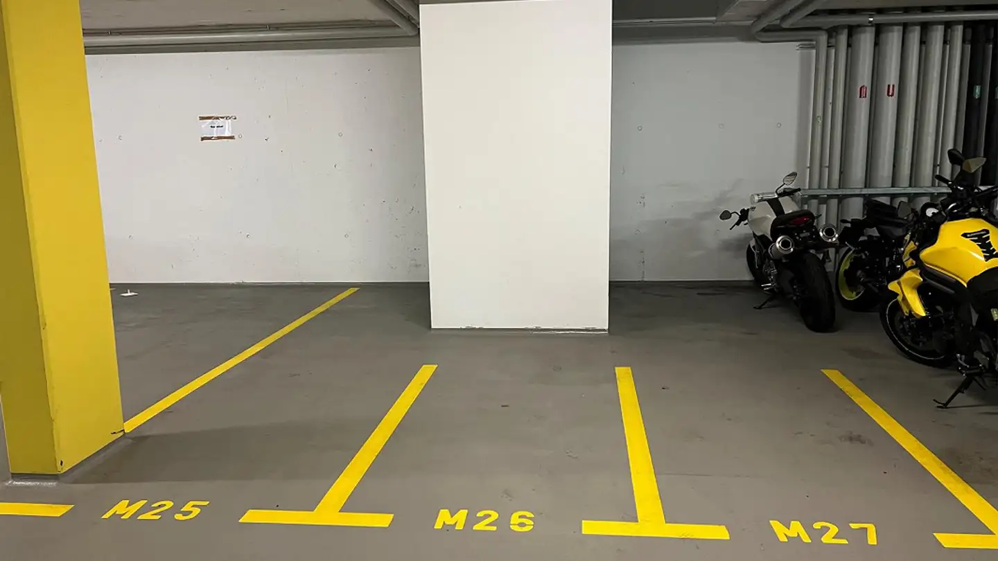 Überdachter Motorradparkplatz mieten - Badenerstrasse, 8952 Schlieren