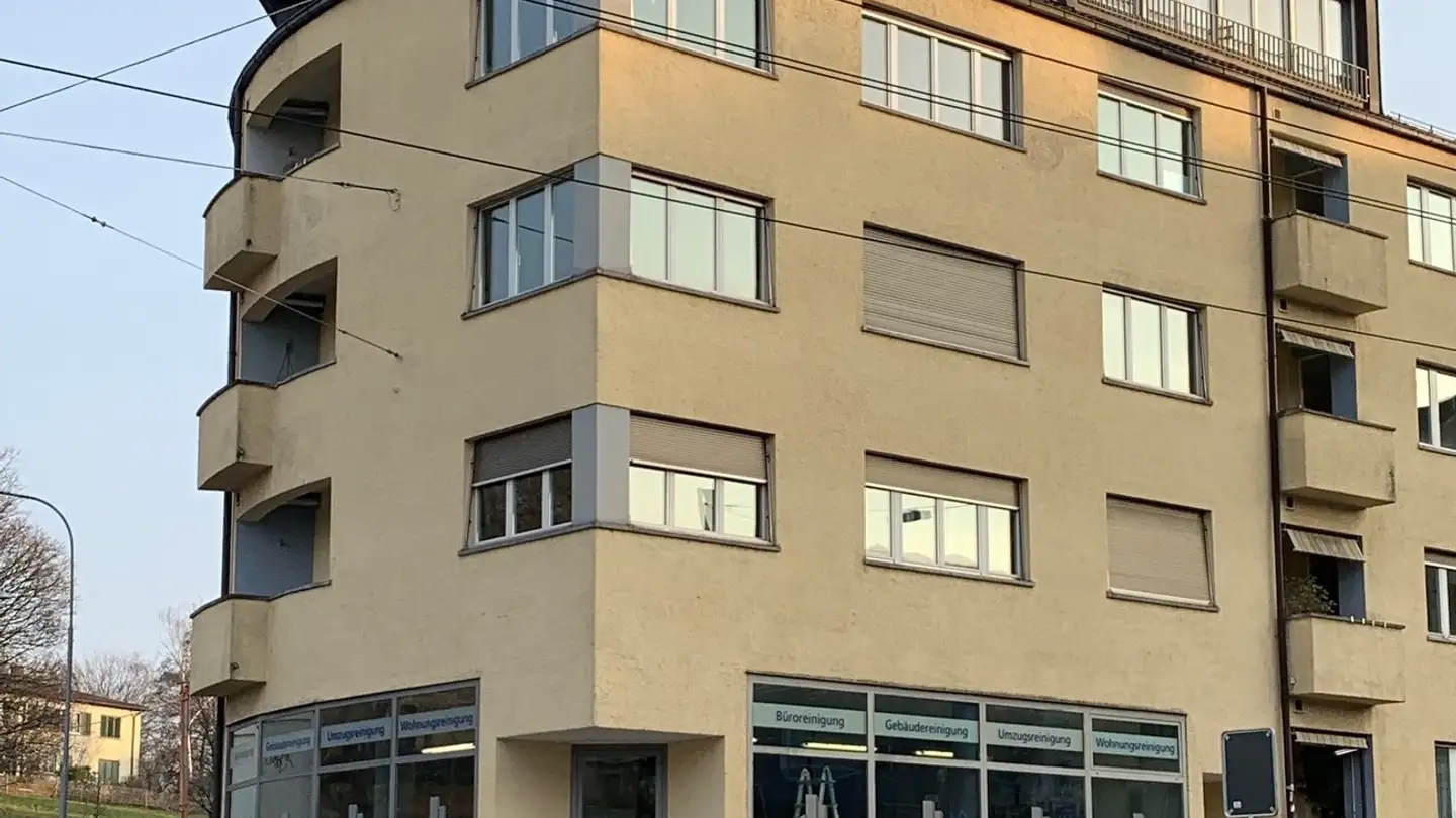 Commercial à louer - Albisstrasse 71, 8038 Zürich