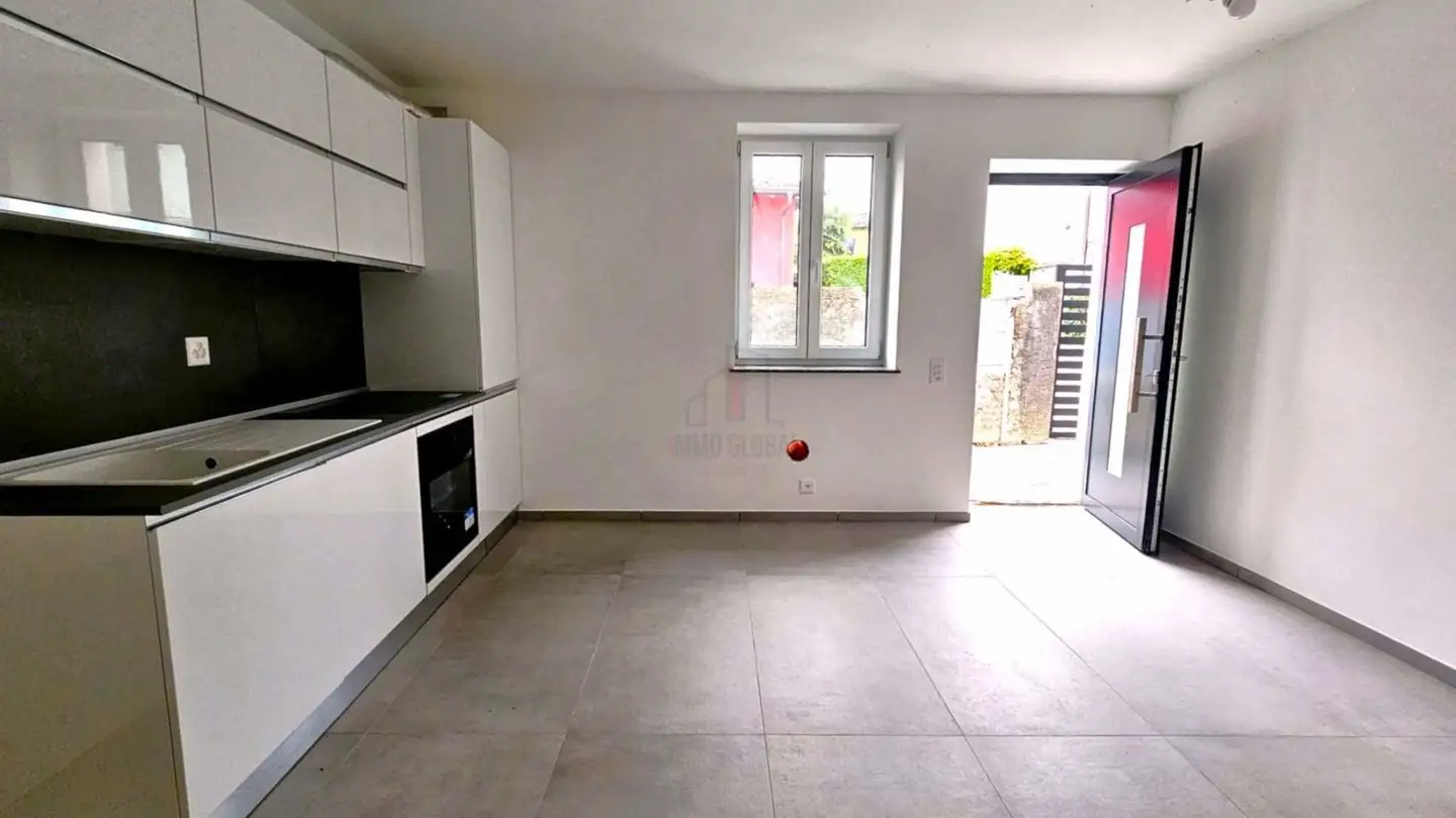Appartement à louer - Via Giulia, 6855 Stabio