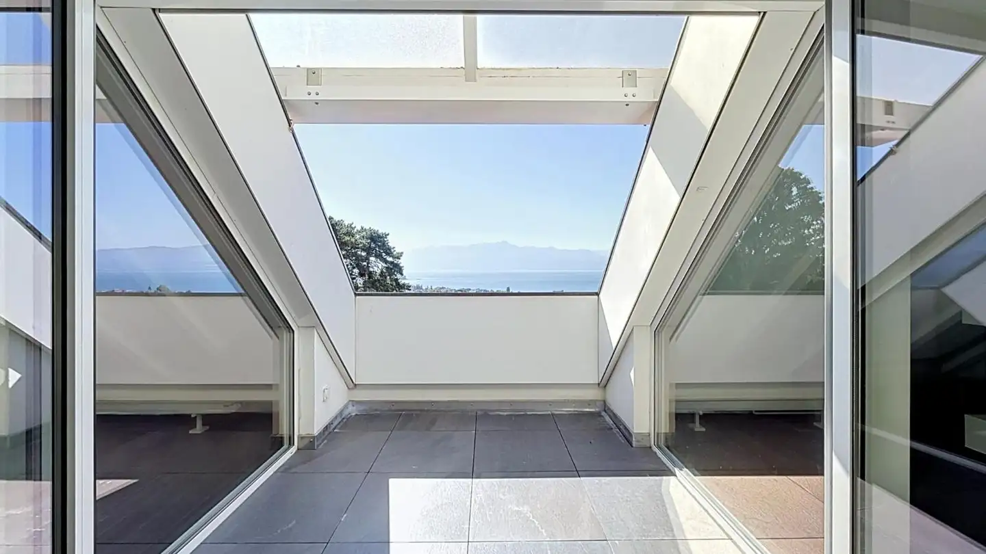 Penthouse for rent - Route du Village 25, 1112 Echichens - Photo 4