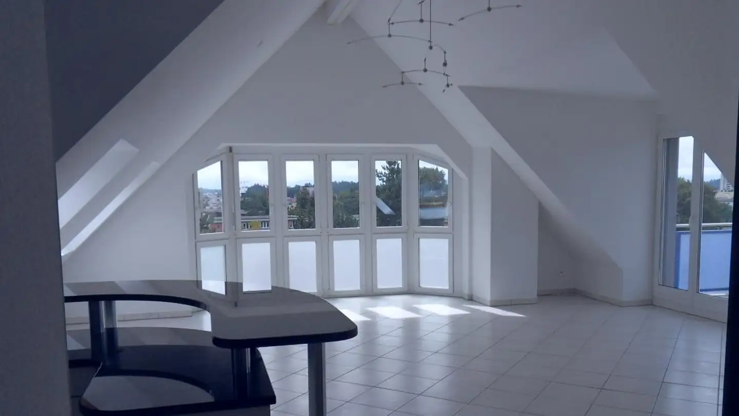 Attic flat for rent - Kreuzackerstrasse 4, 8623 Wetzikon ZH - Photo 2