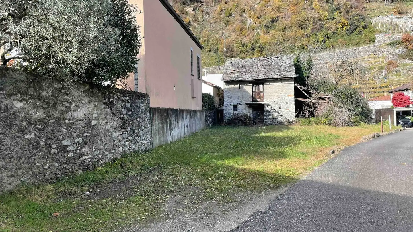 Terreno edificabile in vendita - El Ciòs, 6513 Monte Carasso