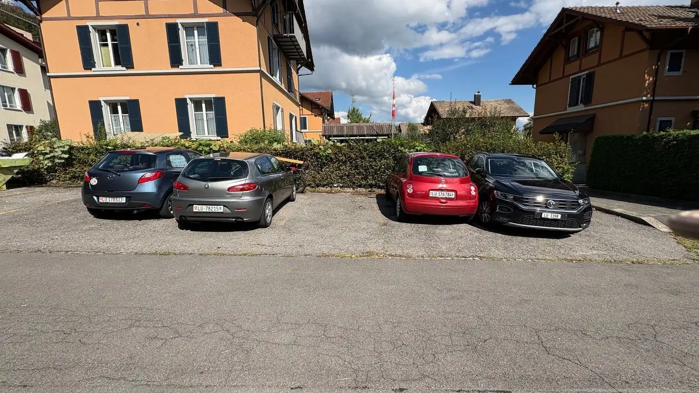 Parkplatz im Freien mieten - Birkenweg, 6010 Kriens