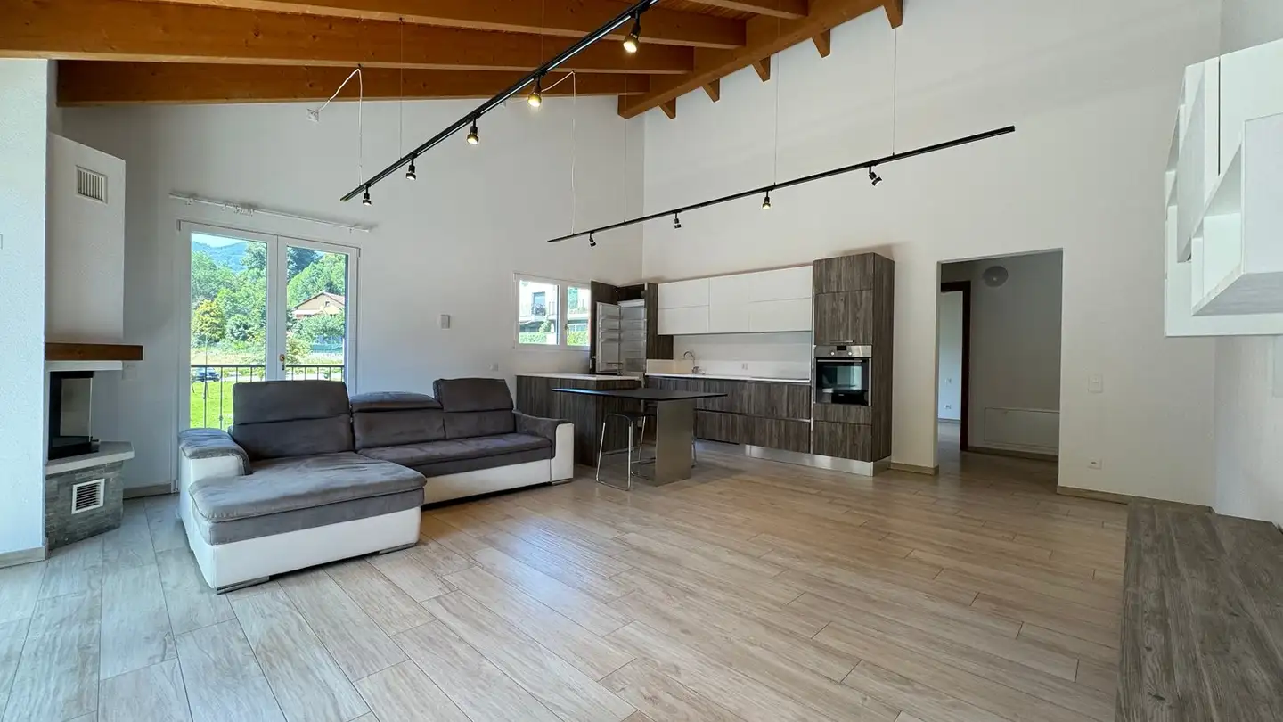 Dachgeschosswohnung mieten - Via Cantonale 7, 6986 Miglieglia