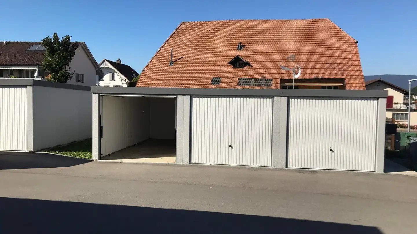 Garage individuel à louer - Schulhausweg 2, 3263 Büetigen