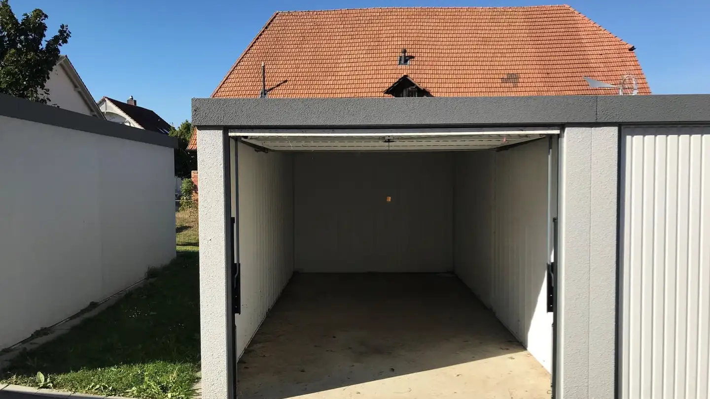 Garage individuel à louer - Schulhausweg 2, 3263 Büetigen - Photo 2