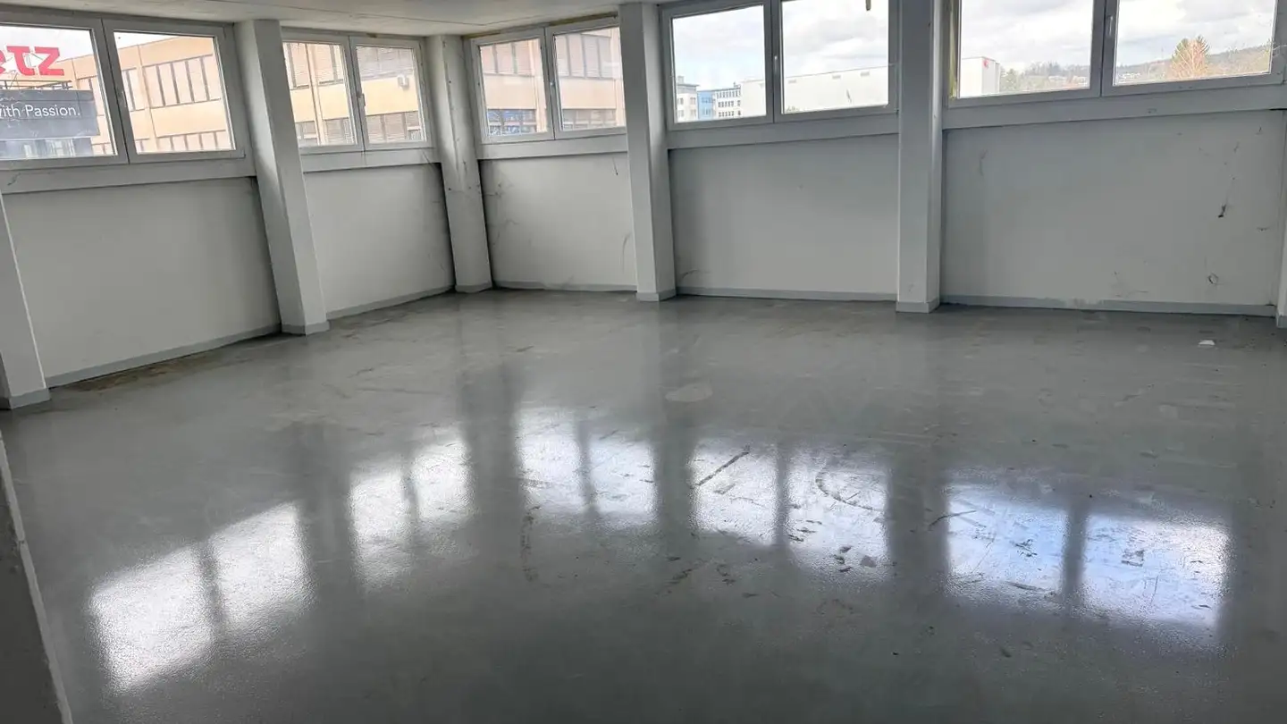 Proprietà industriale in affitto - Hölzliwisenstrasse 3, 8604 Volketswil - Foto 3