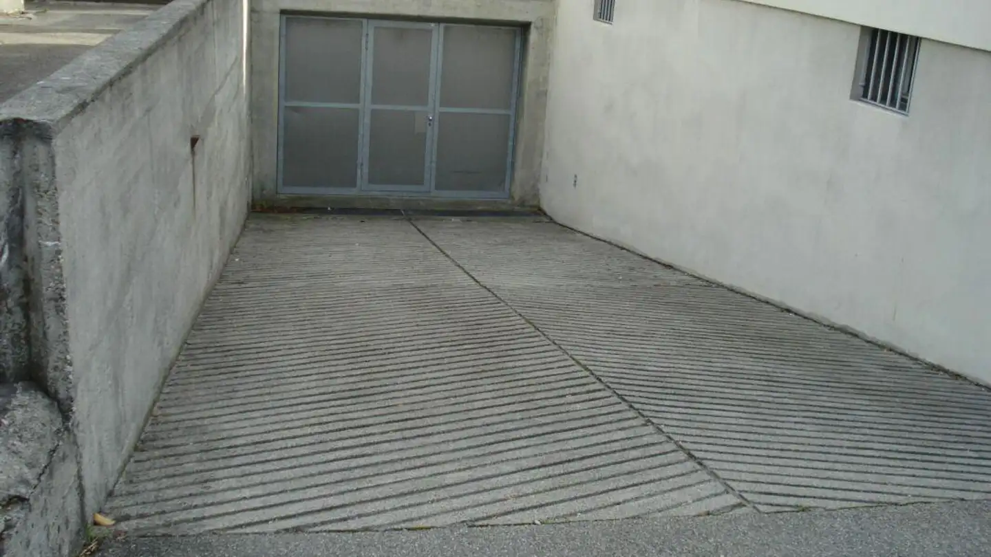 Tiefgaragenstellplatz mieten - Ersigenstrasse 6, 3422 Kirchberg BE