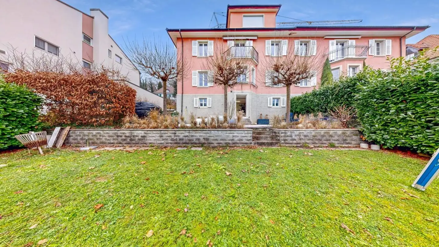 Stepped house for sale - 4600 Olten
