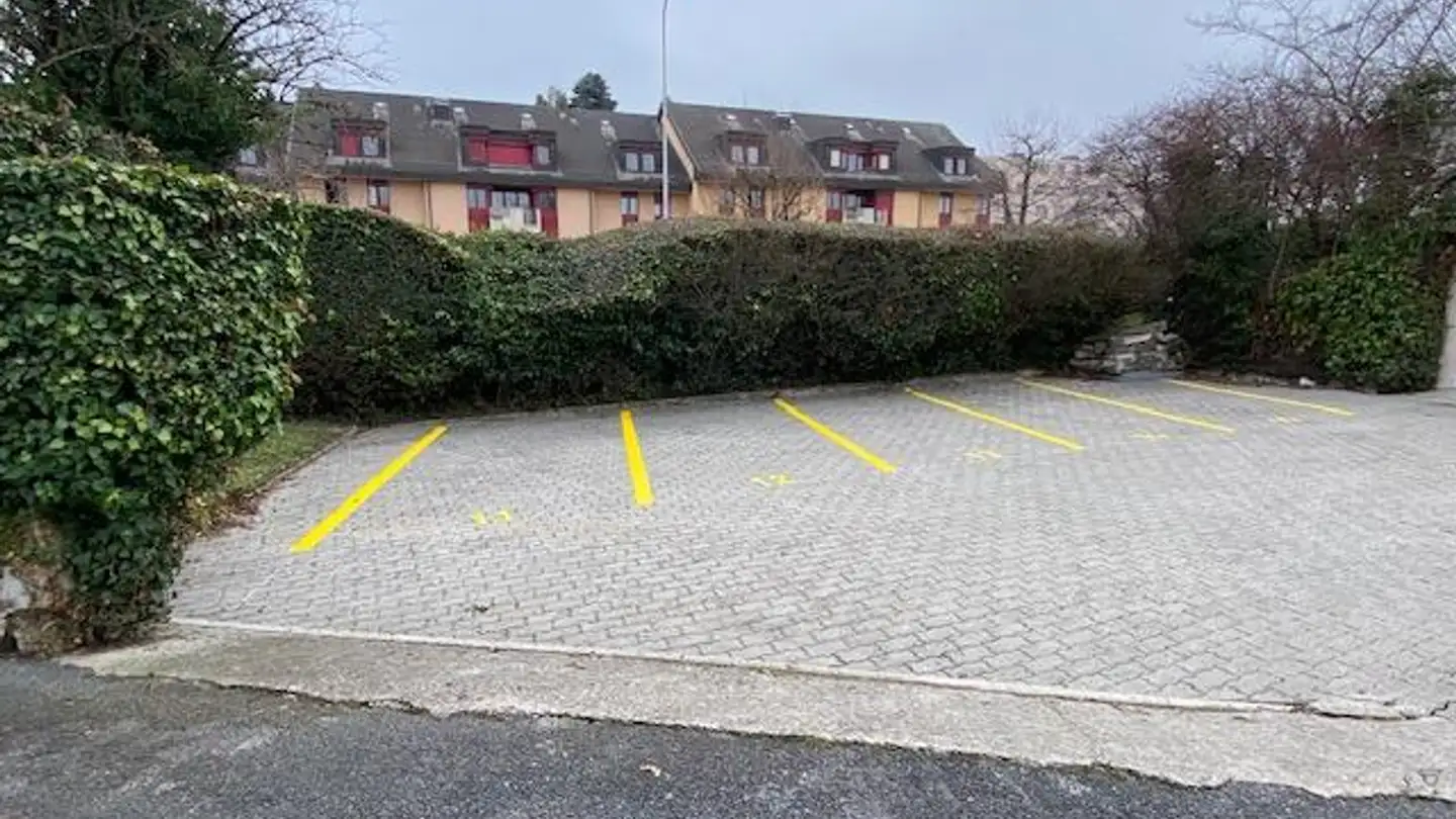 Place de parking extérieure à louer - Route De Saint-Cergue 113, 1260 Nyon