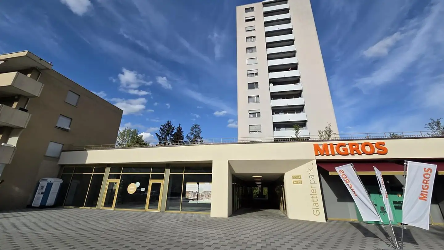Mixed-use building for rent - Glattlerweg 12, 8957 Spreitenbach