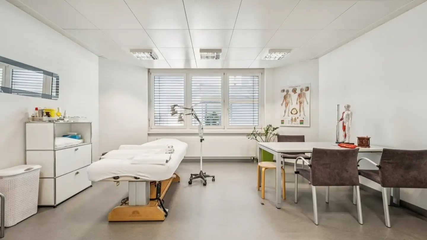 Bureau à louer - Zürichstrasse 12, 8610 Uster