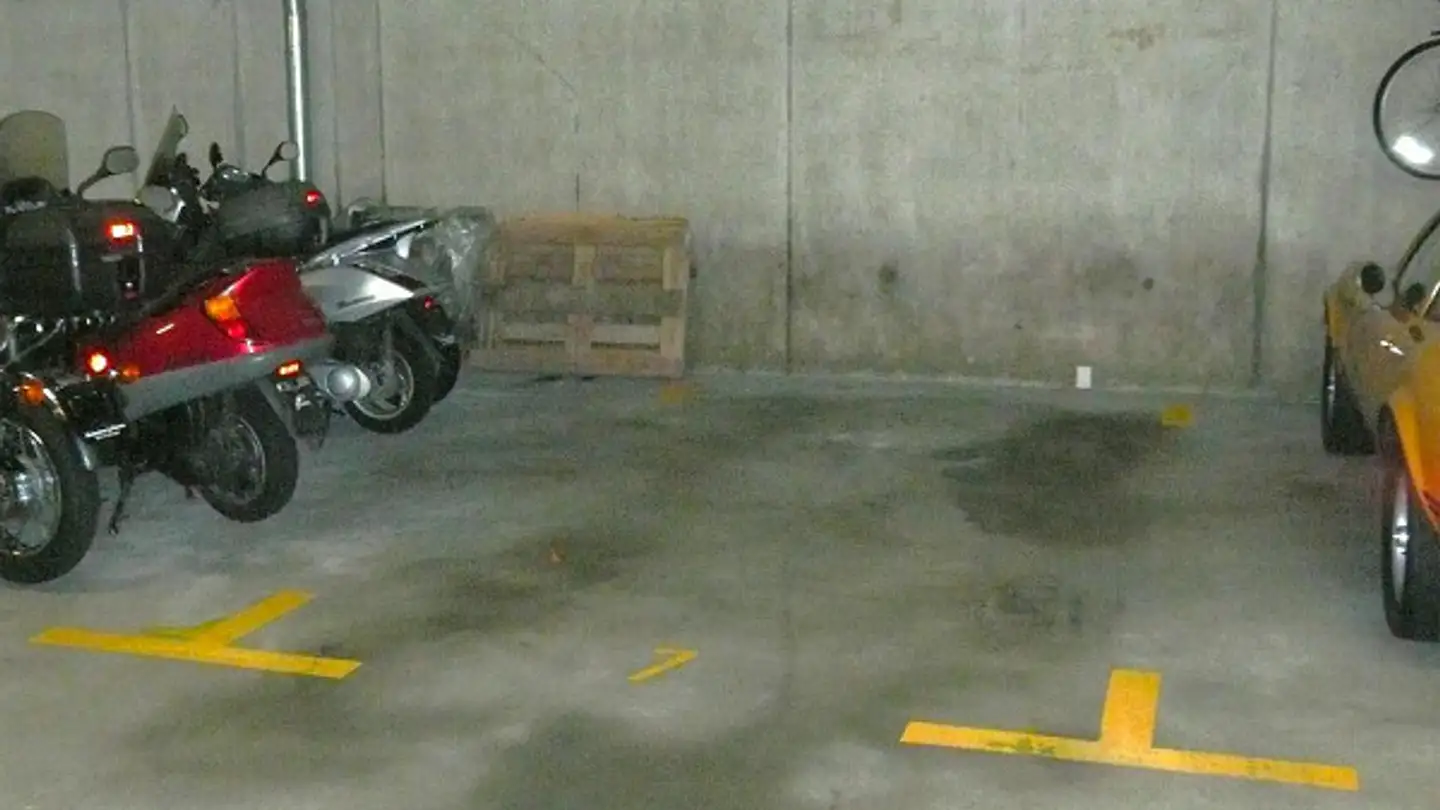 Tiefgaragenstellplatz mieten - Aufwiesenstrasse 13, 8305 Dietlikon - Foto 3