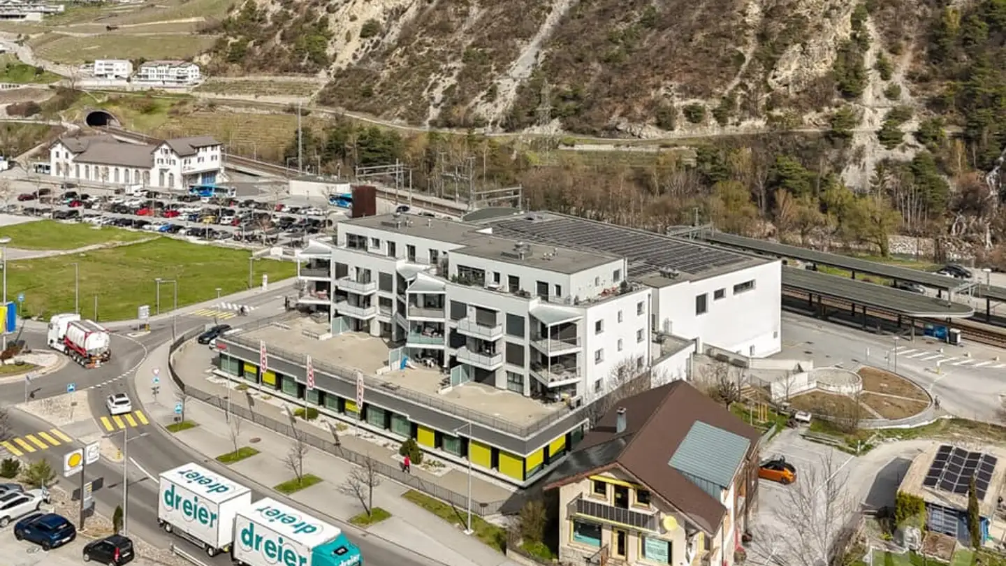 Commercial for sale - 3952 Susten