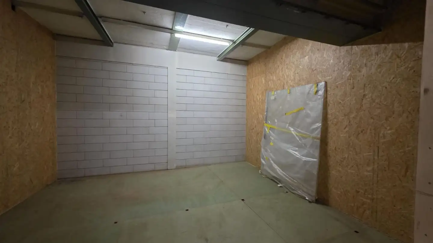 Storage space for rent - Rue Du Parc 141, 2300 La Chaux-de-Fonds