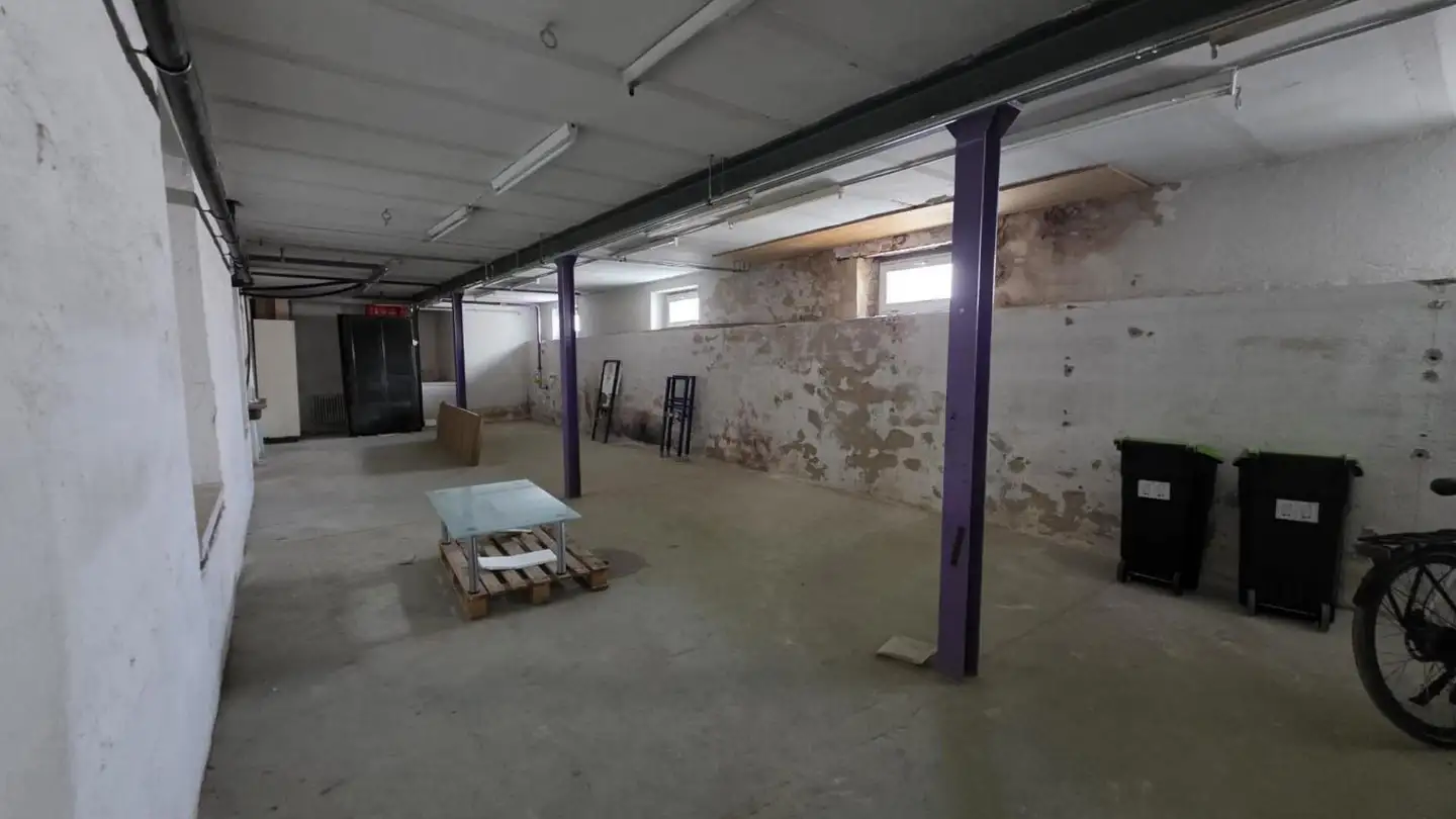 Storage space for rent - Rue Du Parc 141, 2300 La Chaux-de-Fonds - Photo 2