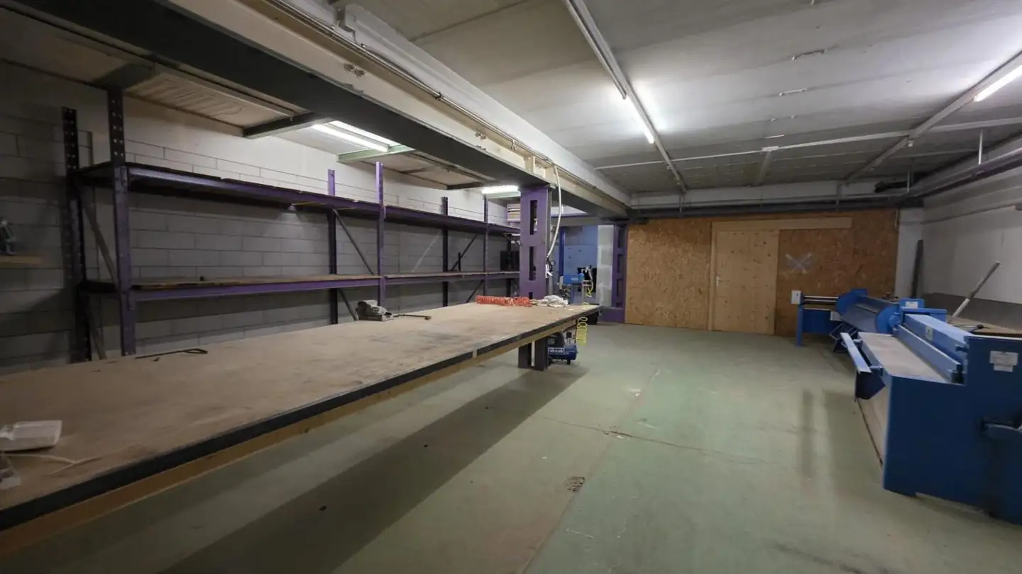Storage space for rent - Rue Du Parc 141, 2300 La Chaux-de-Fonds - Photo 3