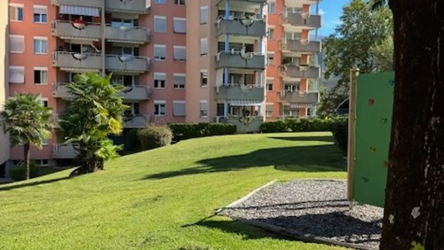 Underground parking space for rent - Via Vergiò 15, 6932 Breganzona
