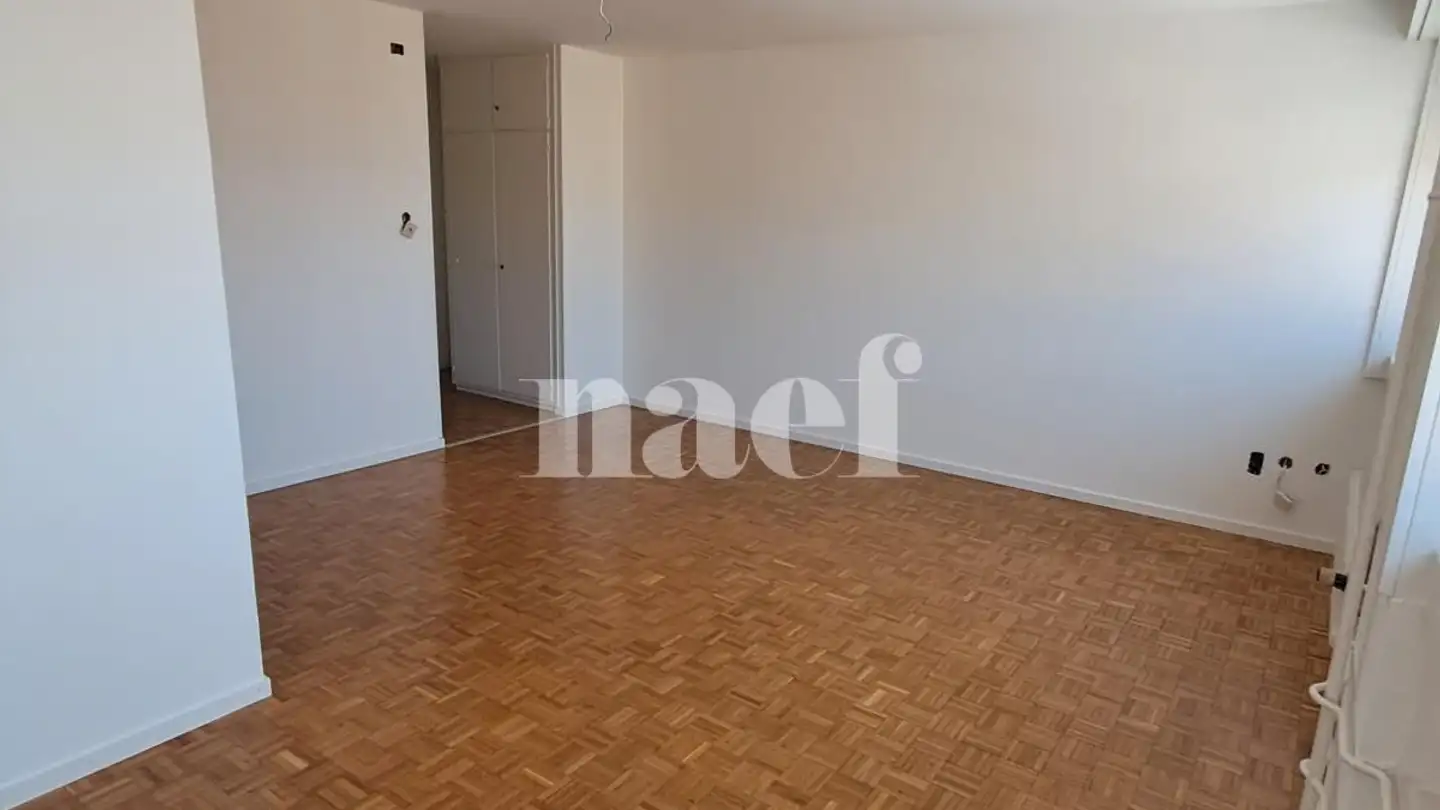 Studio for rent - Avenue Léopold-Robert 23, 2300 La Chaux-de-Fonds - Photo 2
