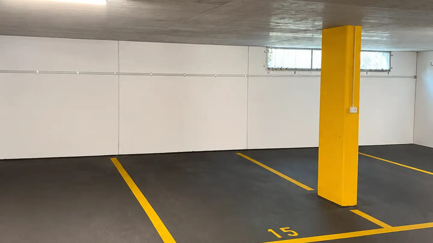 Place de parking souterraine à louer - Trieschäckerstrasse, 5032 Aarau Rohr