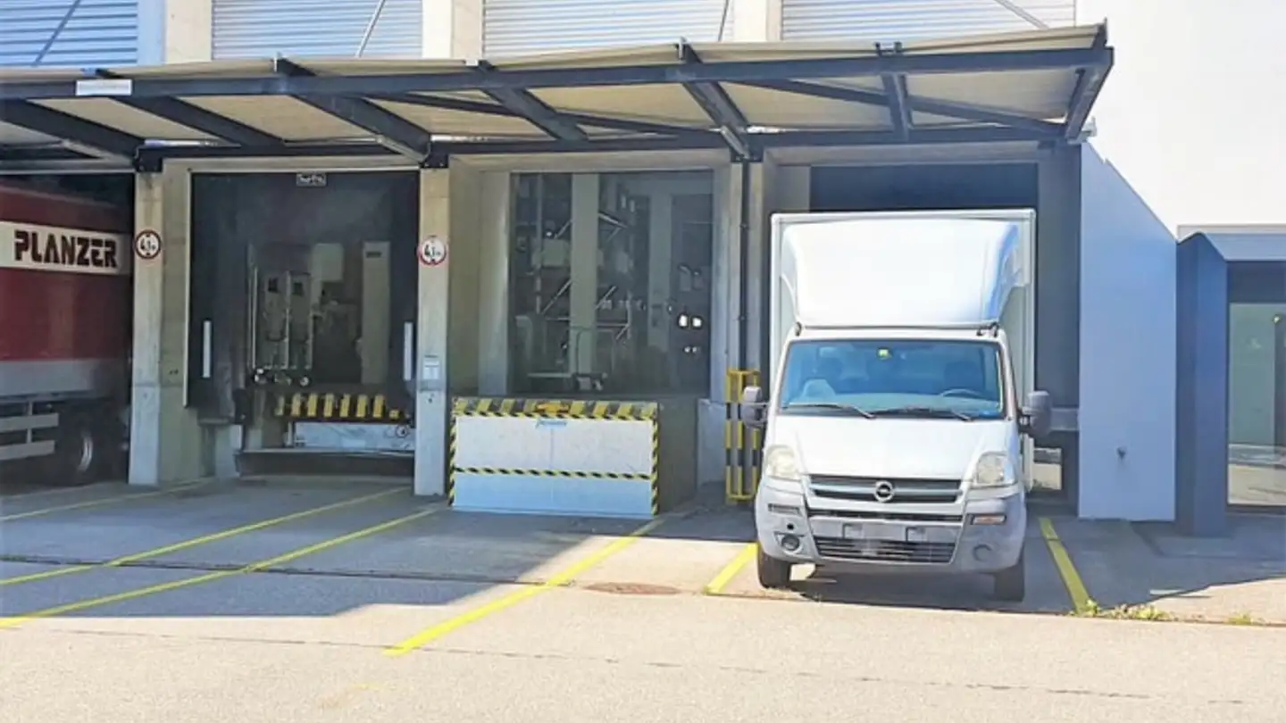 Commerciale in affitto - Grabenstrasse 1, 8606 Nänikon - Photo 2