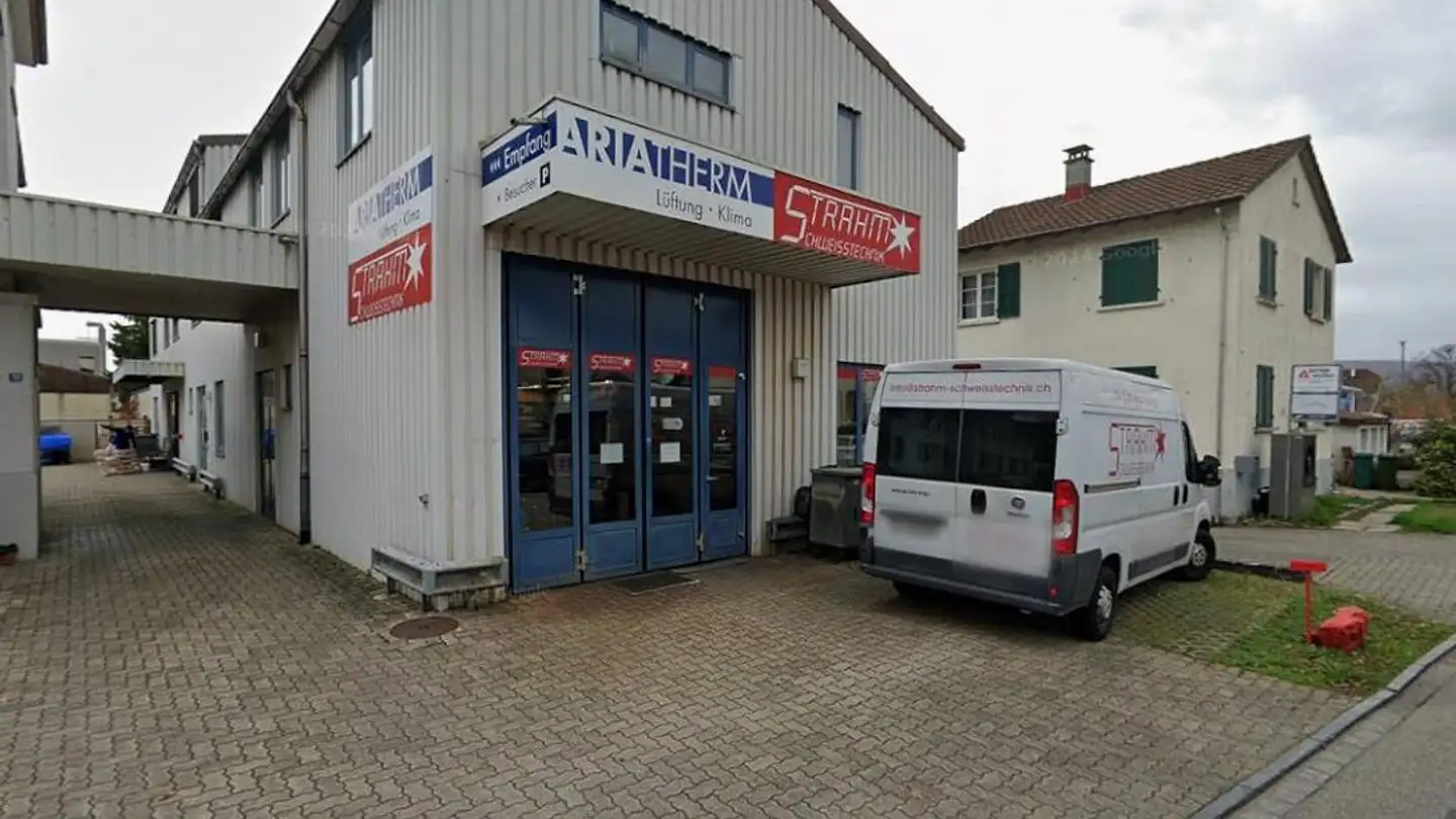 Mischgenutztes Gebäude mieten - Bizenenstrasse 23, 4132 Muttenz