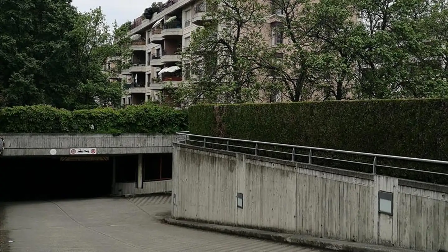 Underground parking space for rent - Chemin Frisco, 1208 Genève