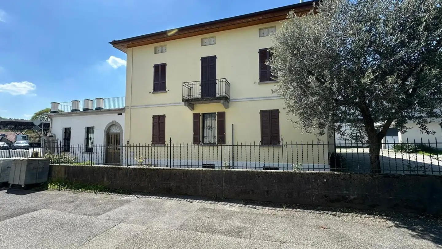 Mixed-use building for sale - Via Gaggiolo 58, 6855 Stabio - Photo 2