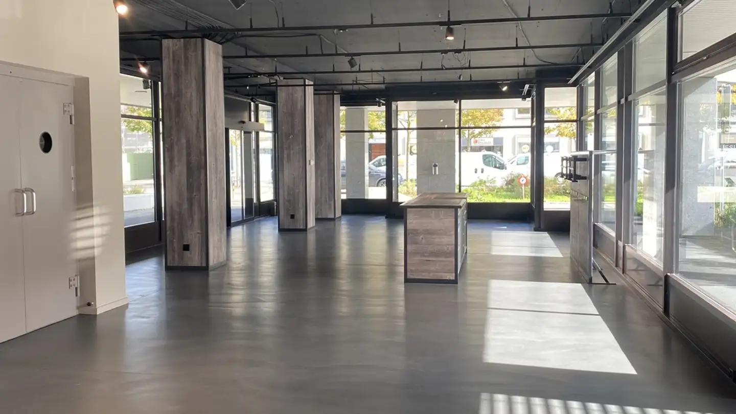 Gewerbe mieten - Hauptstrasse 54, 4153 Reinach BL