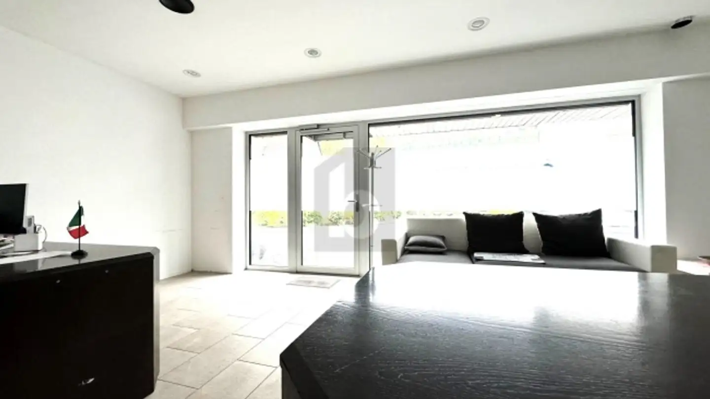 Office space for rent - 4222 Zwingen