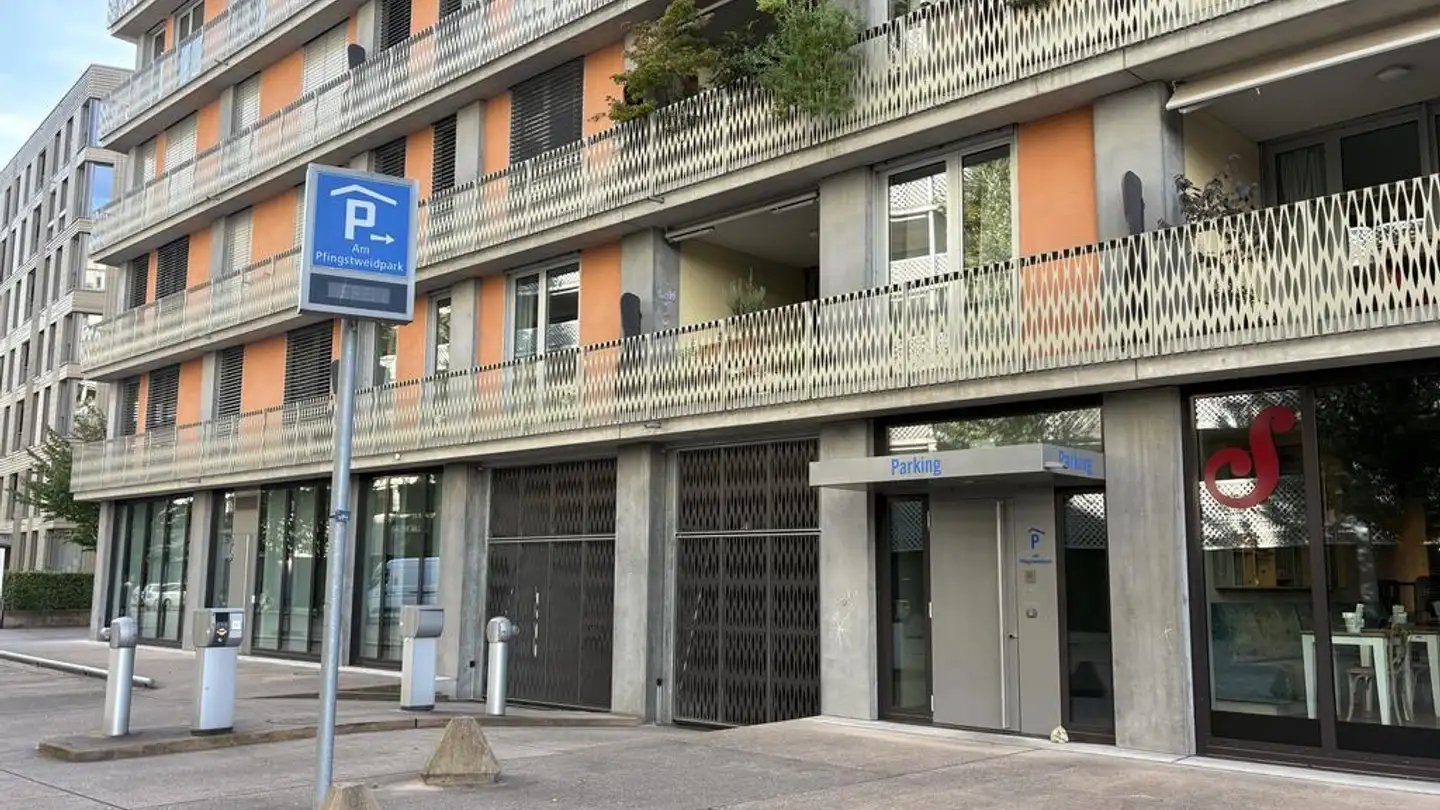 Place de parking intérieure pour moto à louer - 8005 Zürich - Photo 2
