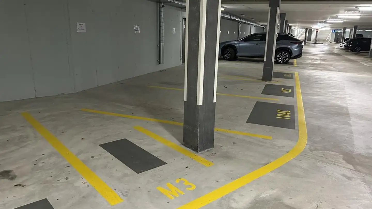 Place de parking intérieure pour moto à louer - 8005 Zürich - Photo 4