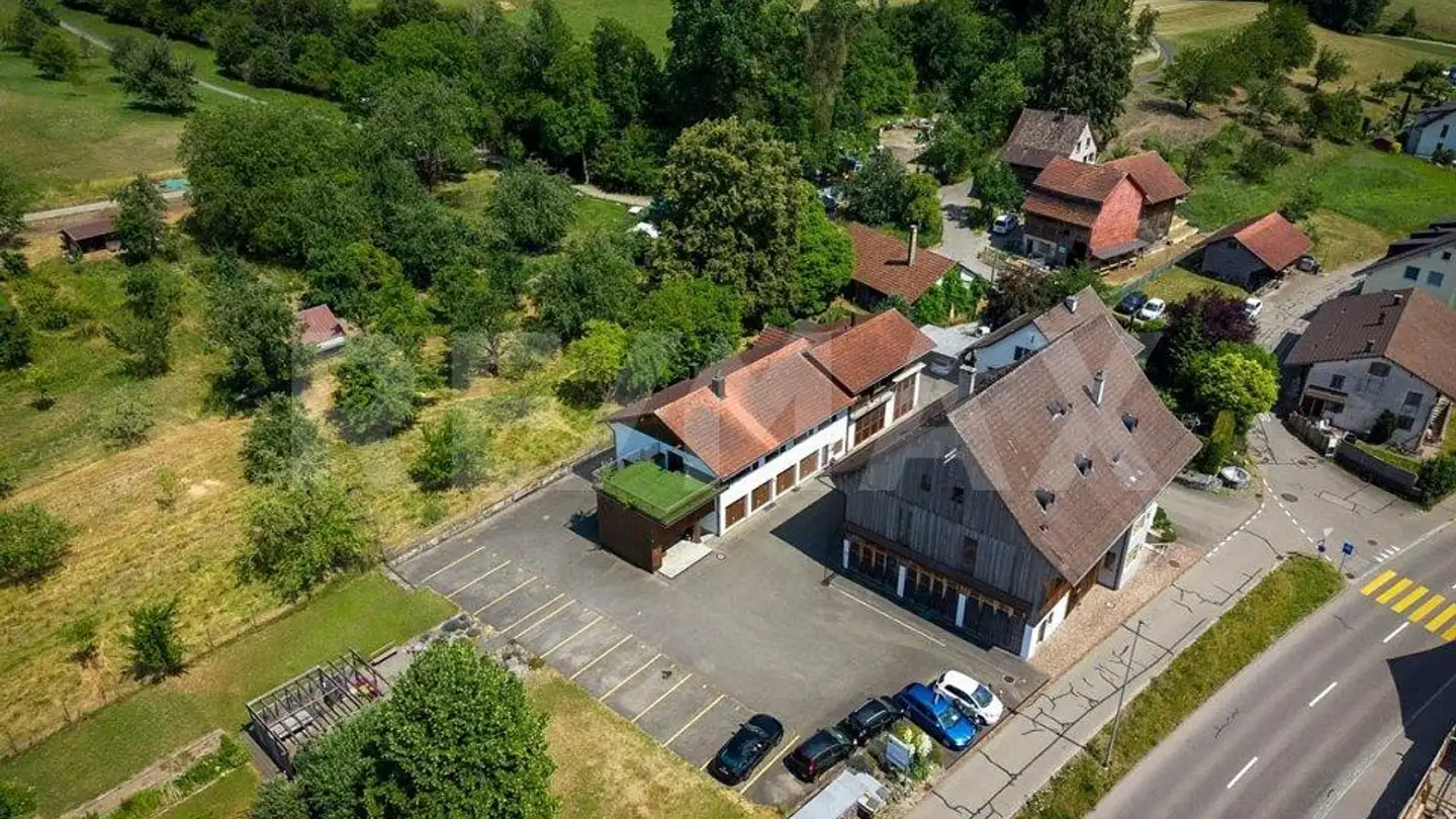 Edificio residenziale in vendita - Pfäffikerstrasse 1, 8331 Auslikon