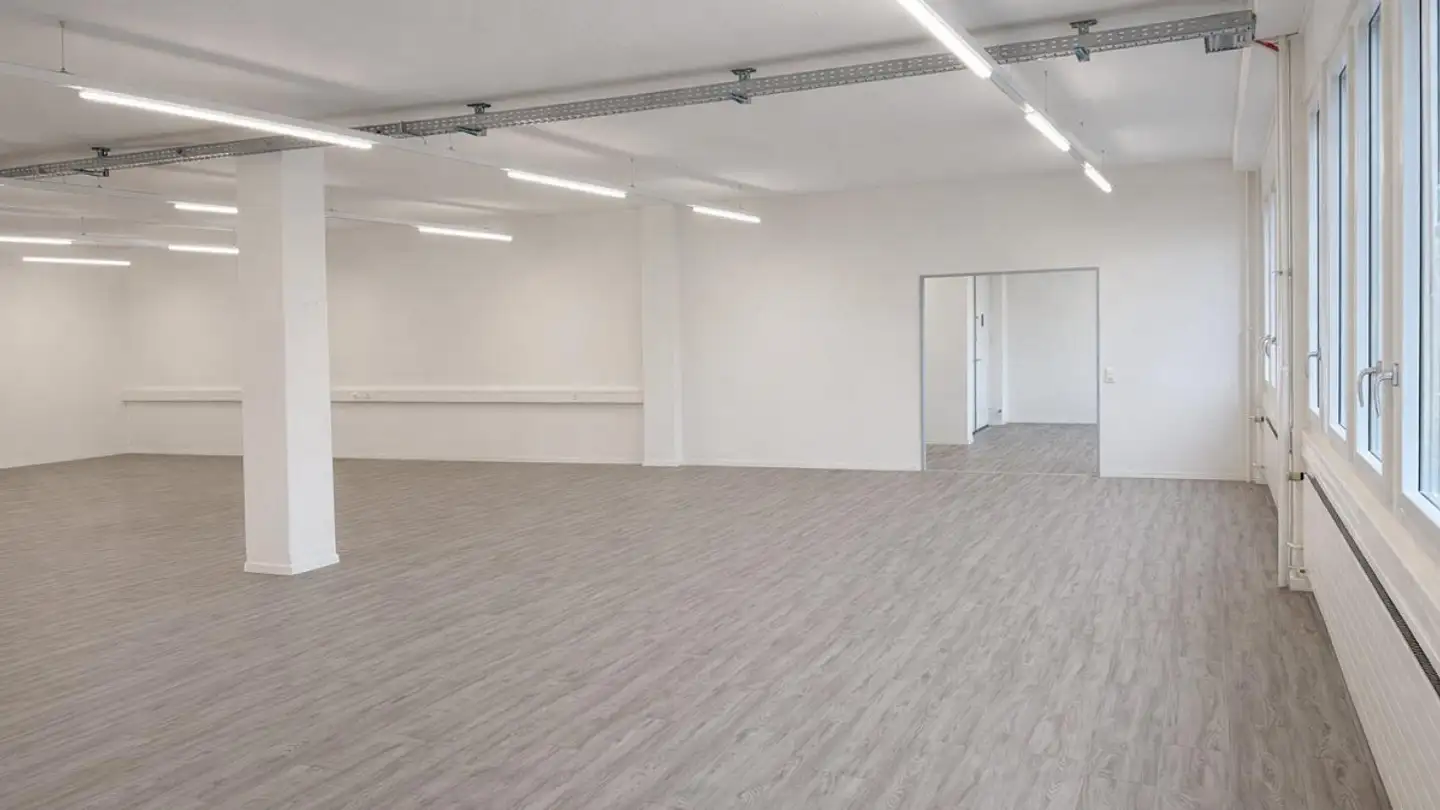 Commercial for rent - 6330 Cham - Photo 3