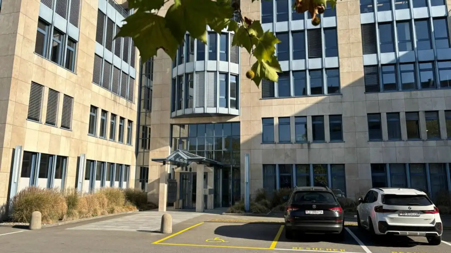 Bureau à louer - Grundstrasse 12, 6343 Rotkreuz