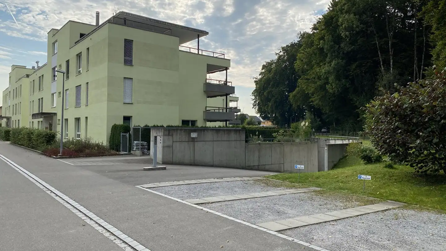 Place de parking souterraine à louer - Lachenackerstrasse 41, 8500 Frauenfeld
