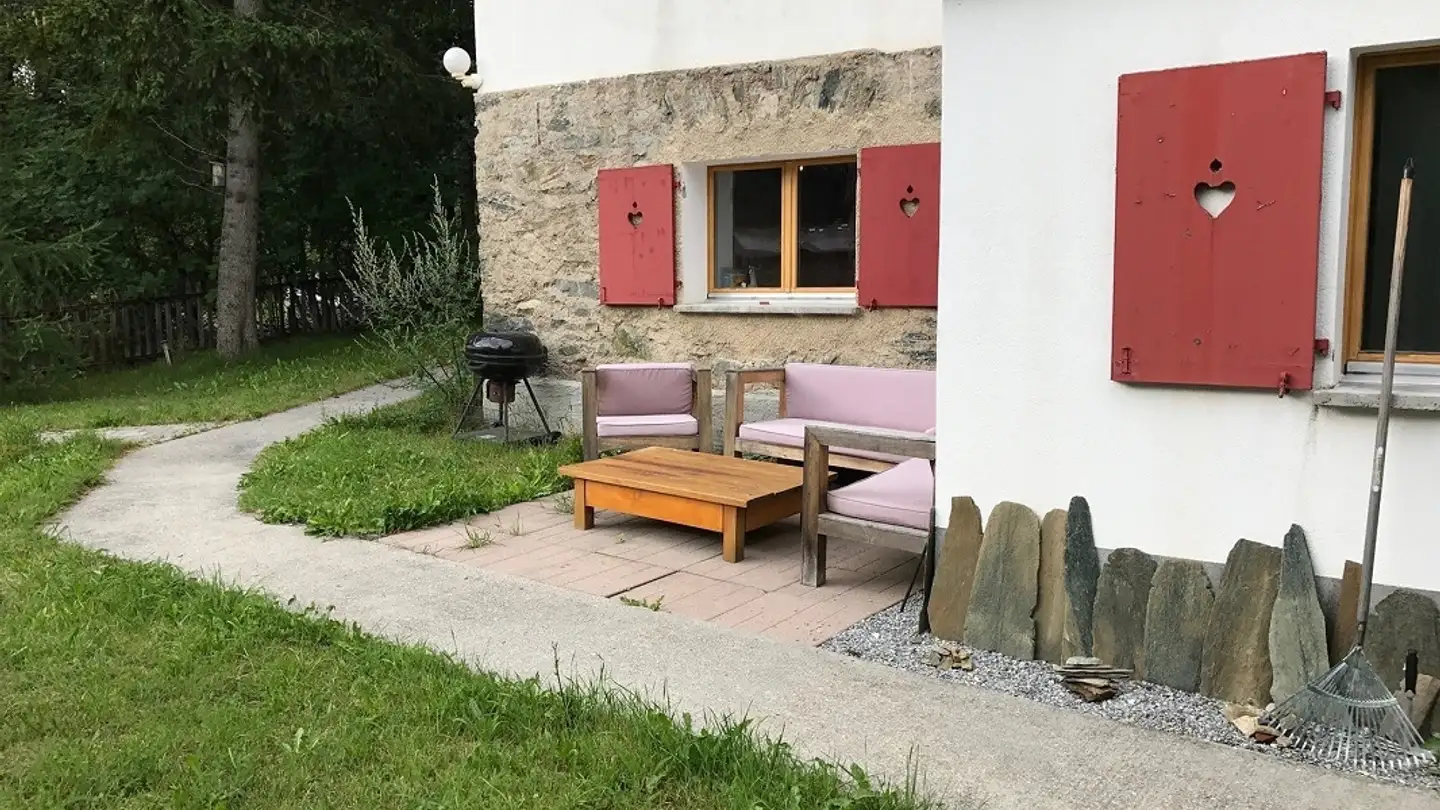 Apartment for rent - Voa Sadatsch 4, 7077 Valbella - Photo 2