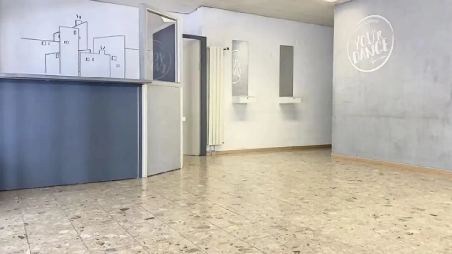 Magasin à louer - Avenue Du Rothorn 8, 3960 Sierre