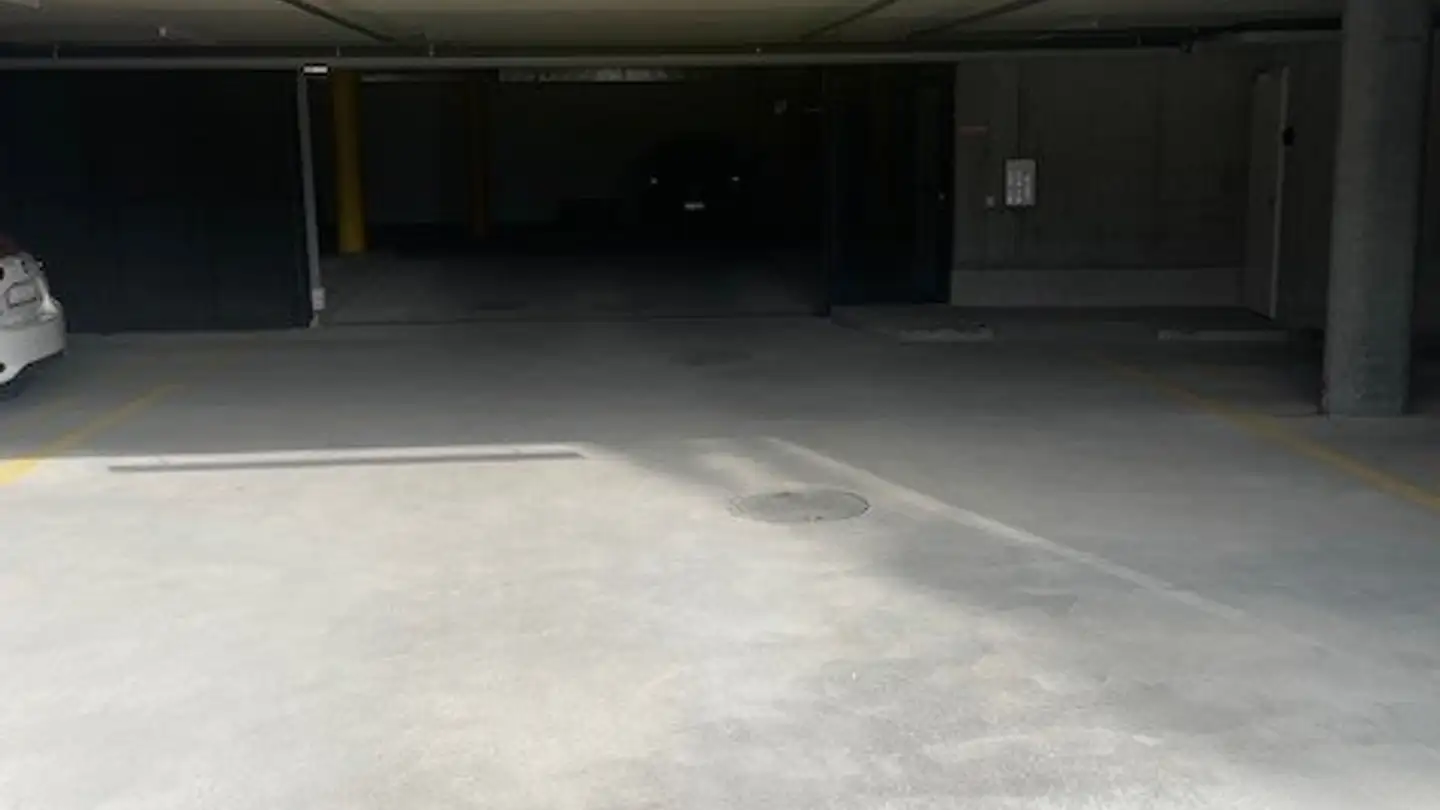 Outdoor parking space for rent - Lutisbachweg 2, 6315 Oberägeri